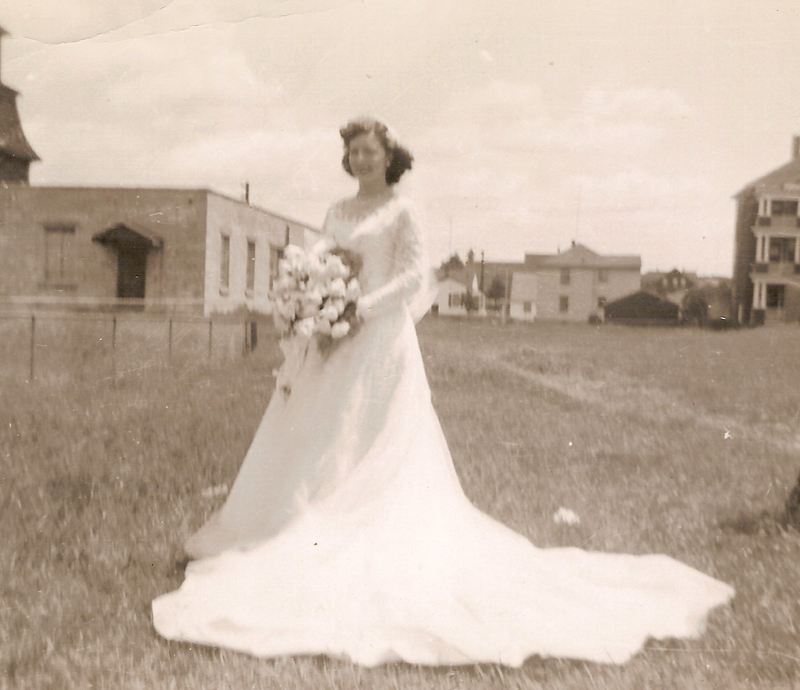 Doris (Harrison) Audette wedding dress