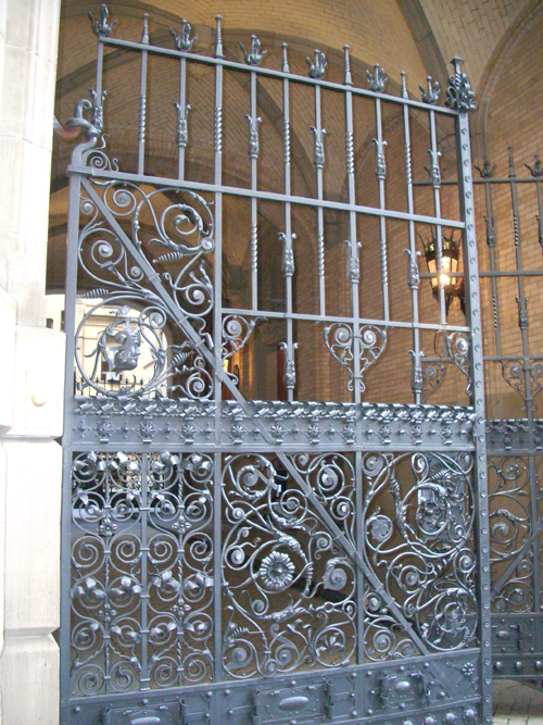 Entrance where John Lennon died - www.RogerChartier.com